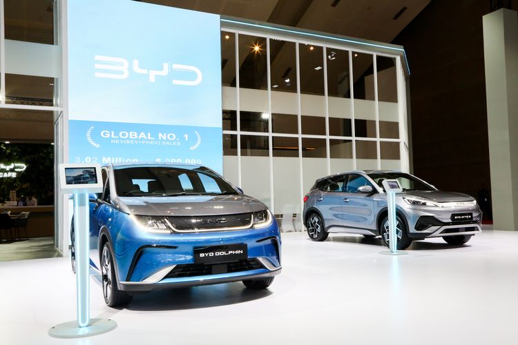 BYD hadir pada pameran otomotif Indonesia International Motor Show (IIMS) 2024