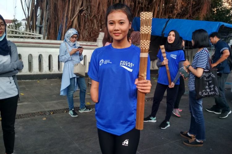 Nanda Mei Sholihah (19), seorang atlet lari penyandang disabilitas, mengaku sangat terhormat terpilih menjadi salah satu pembawa obor Asian Games 2018.
