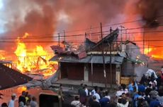 Kebakaran Hebat Landa Pasar Jargaria Maluku, Puluhan Bangunan Hangus