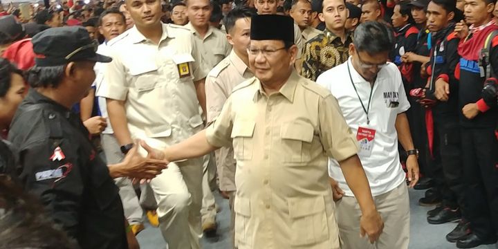 Ketua Umum Partai Gerindra Prabowo Subianto menghadiri deklarasi buruh KSPI di Istora Senayan, Jakarta, Selasa (1/5/2018). 