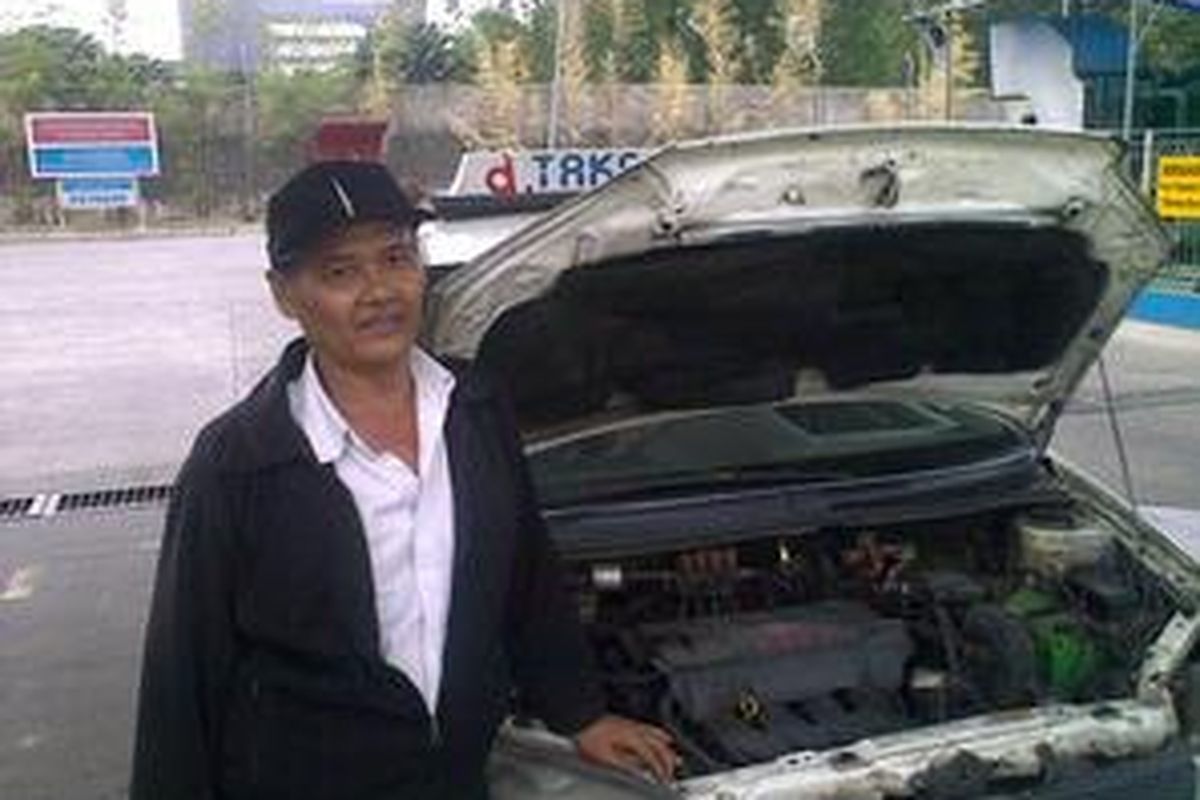 Sayidi, supir taksi, merasakan manfaat bahan bakar gas secara ekonomi. Namun, ia menyayangkan masih jarangnya tempat pengisian BBG di Jakarta (5/9).