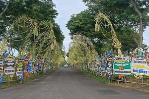 Suasana Pemakaman Bambang Hartono di Rembang, Pelayat Datang Pakai Mobil hingga Helikopter