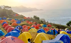 Camping di Pantai Menganti Kebumen, Tidur di Bawah Bintang hingga Panorama Lautan