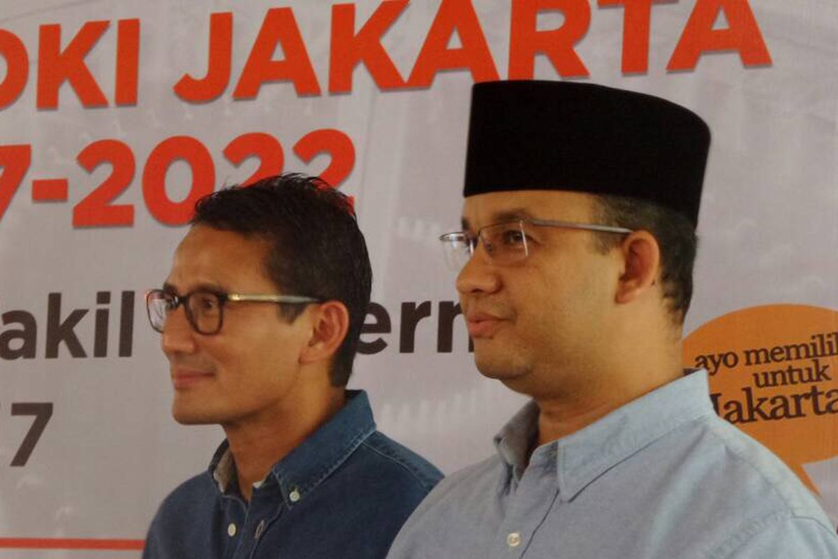 Gubernur dan wakil gubernur DKI Jakarta terpilih periode 2017-2022 Anies Baswedan dan Sandiaga Uno di kantor KPU DKI Jakarta, Jumat (5/5/2017).