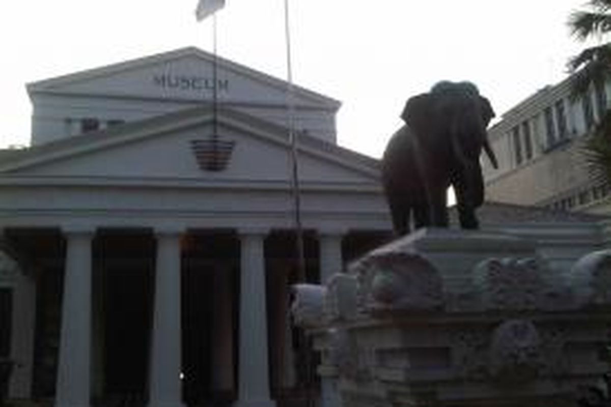 Museum Nasional atau yang lebih dikenal dengan Museum Gajah