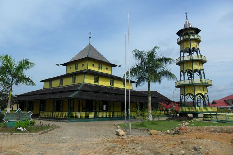 Masjid Shiratal Mustaqiem di Kota Samarinda, Kalimantan Timur.