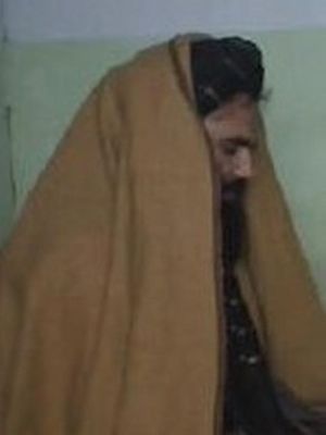 Potret Sirajuddin Haqqani, salah satu orang yang masuk daftar pencarian orang (DPO) paling dicari oleh FBI. Sirajuddin Haqqani adalah kepala kelompok milisi yang dikenal sebagai jaringan Haqqani yang berafiliasi dengan Taliban.