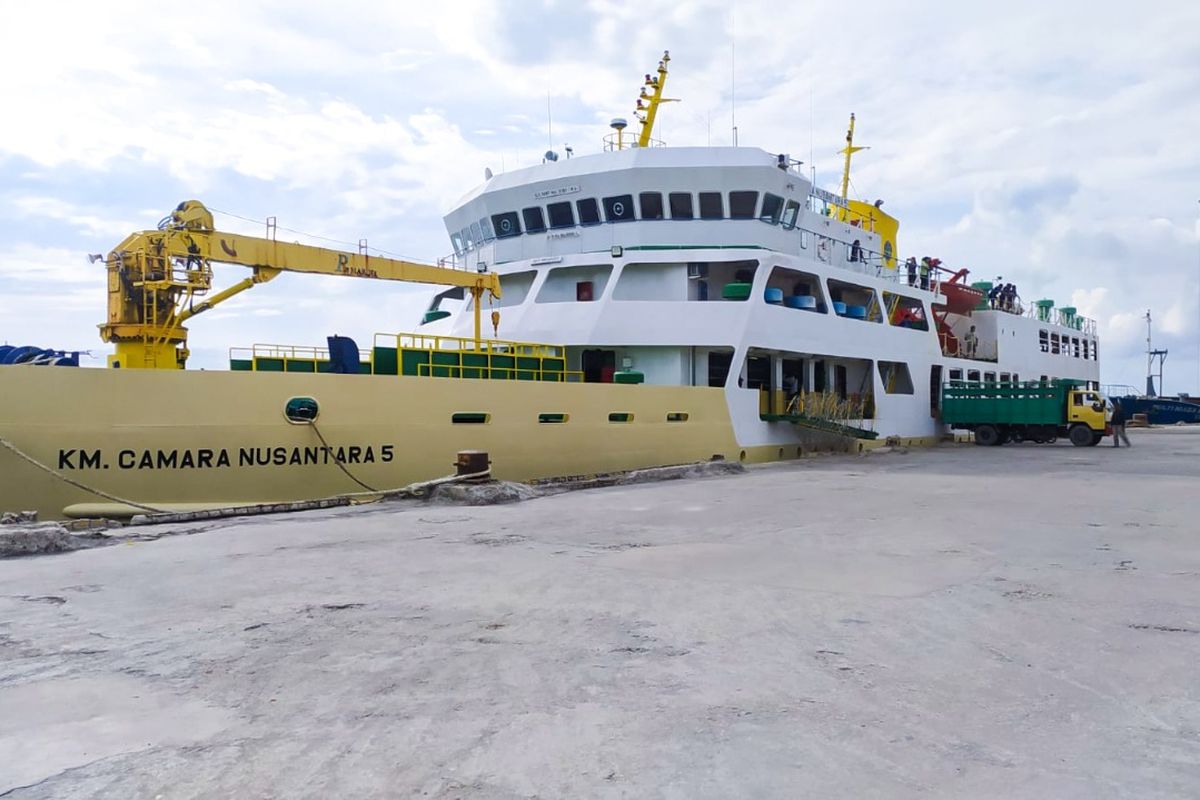Kapal angkutan khusus ternak KM Camara Nusantara 5. 