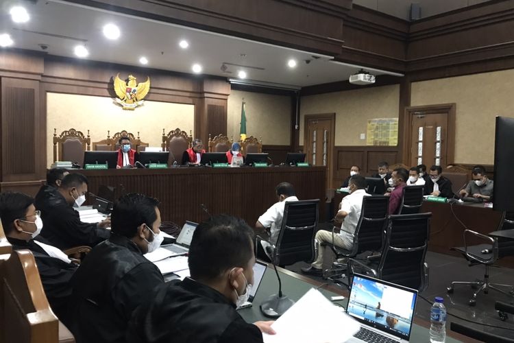Jaksa Penuntut Umum (JPU) Komisi Pemberantasan Korupsi (KPK) menghadirkan tiga orang saksi dalam kasus yang menjerat bupati nonaktif Langkat Terbit Rencana Perangin Angin dalam kasus suap kegiatan pekerjaan pengadaan barang dan jasa di Kabupaten Langkat, Sumatera Utara tahun 2020-2022. Mereka adalah mantan Kepala Dinas (Kadis) PUPR Langkat, Subiyanto, Pelaksana Tugas (Plt) Kepala Dinas PUPR Langkat, Sujarno dan Kepala Bagian Pengadaan Barang Jasa Sekretariat Daerah Langkat, Suhardi.