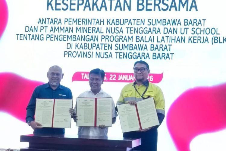 UT School, bekerja sama dengan Pemerintah Kabupaten (Pembkab) Sumbawa Barat, serta PT Amman Mineral Nusa Tenggara (AMNT) menandatangani kerja sama untuk mengembangkan SDM lokal. 