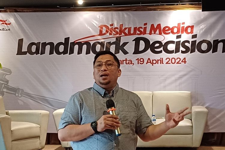 Pakar Hukum Tata Negara, Feri Amsari dalam dikskusi bertajuk Landmark Decision MK di Kawasan Cikini, Jakarta, Jumat (19/4/2024).