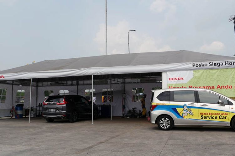 Posko mudik Honda di Rest Area KM57 Tol Jakarta-Cikampek