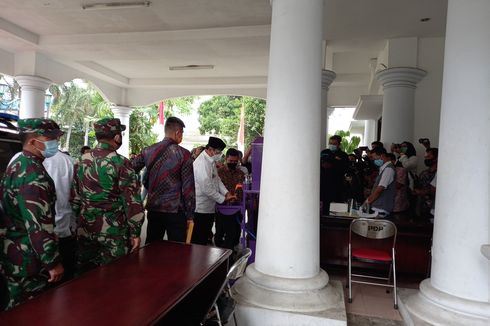 Kecuali Gubernur, 14 Pejabat di Provinsi Banten Menjalani Vaksinasi