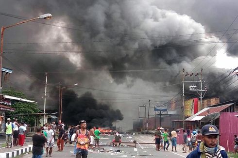 Wagub Papua Barat Cek Fasilitas Umum yang Terbakar di Manokwari