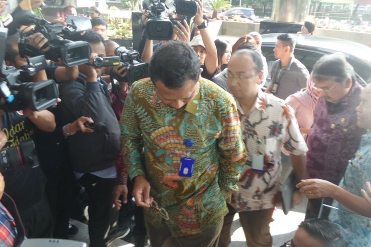 Jaksa Agung Muda Pengawasan Widyo Pramono tiba di Gedung KPK Jakarta, Jumat (9/6/2017).