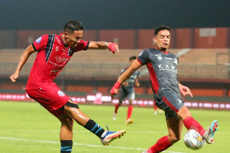 Pertandingan Madura United vs Arema FC pada pekan ke-33 Liga 1 2022-2023 di Stadion Gelora Madura Ratu Pamelingan, Jumat (7/4/2023) malam WIB, berakhir dengan skor 1-1. 
