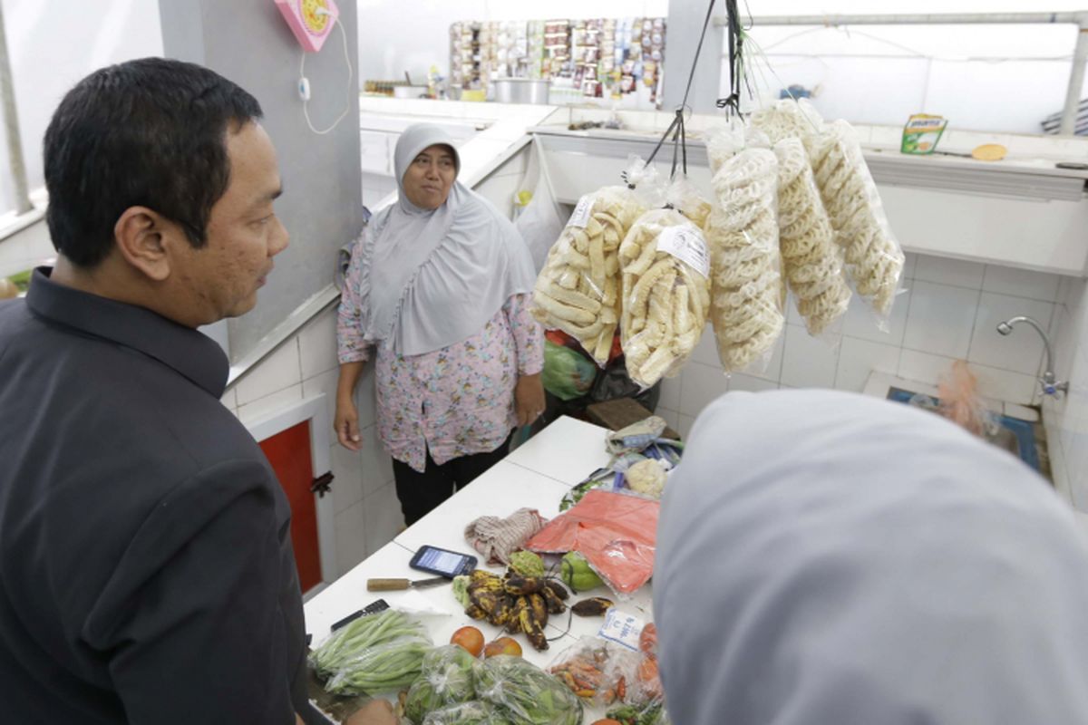 Wali Kota Semarang Hendrar Prihadi meninjau keadaan Pasar Srondol, Selasa (21/8/2018)