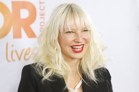 Lirik Lagu Gimme Love, Singel Baru dari Sia