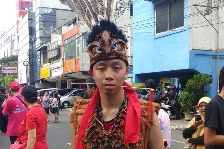 Atraksi tatung memeriahkan acara karnaval Cap Go Meh Jakarta, Minggu (4/3/2018).