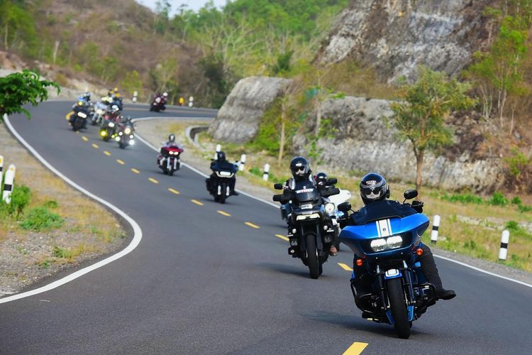 Komunitas Harley-Davidson dalam negeri, Hogers Indonesia kembali melakukan National Rally untuk ke-15 kalinya. Pada kesempatan kali ini, dilakukan turing jarak jauh lebih dari 1.000 km