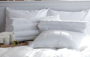 Mengenal Jenis-jenis Bantal Tidur dan Fungsinya Halaman all ...