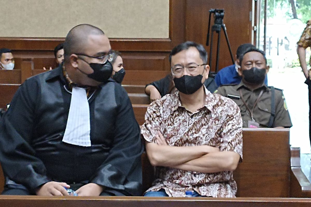 Direktur PT Hanson International TBK, Benny Tjokrosaputro sebelum mejalani sidang dengan tuntutan dihukum mati di terkait kasus dugaan korupsi pengelolaan dana PT Asabri di Pengadilan Tindak Pidana Korupsi, Jakarta Pusat, Rabu (26/10/2022).