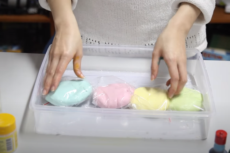 Bagaimana cara membuat sabun menjadi seperti flour clay