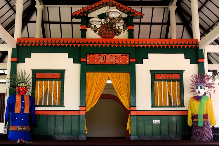 Ilustasi rumah adat Betawi, salah satu elemen yang menginspirasi arsitektur hotel dari The Tavia Collection. 