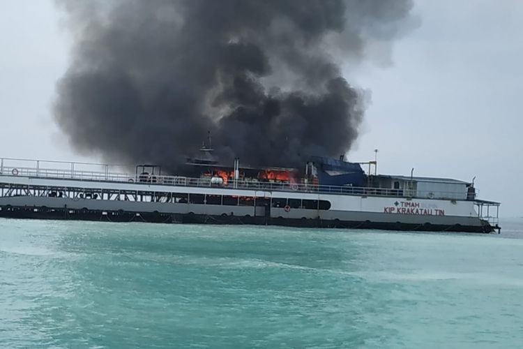 Kapal isap produksi milik PT Timah terbakar di lepas pantai Sungailiat Bangka.