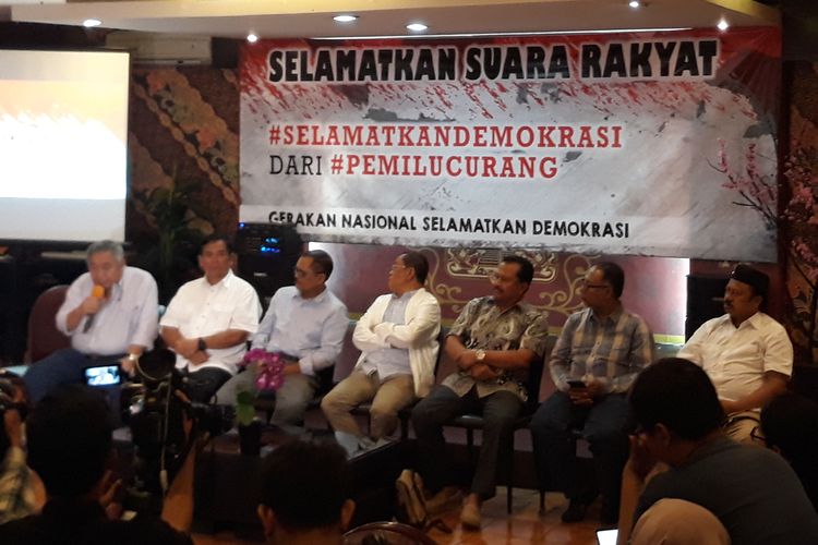 Sejumlah tokoh pendukung Prabowo Subianto-Sandiaga Uno menggelar pernyataan pers di SCBD, Jakarta, Minggu (21/4/2019).