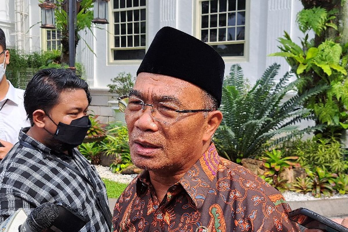 Plt Menteri Pemuda dan Olahraga Muhadjir Effendy di Kompleks Istana Kepresidenan, Jakarta, Senin (27/3/2023).