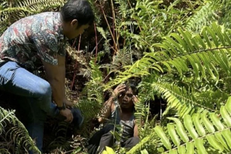 Seorang narpidana bernama Syamsul Arifin yang kabur dari Lapas Kelas II Bengkalis berhasil ditangkap kembali oleh tim gabungan di Jalan Pramuka, Desa Senggoro, Kecamatan Bengkalis, Riau. Napi yang merupakan residivis tersebut diringkus di tempat persembunyiannya dalam semak belukar. 