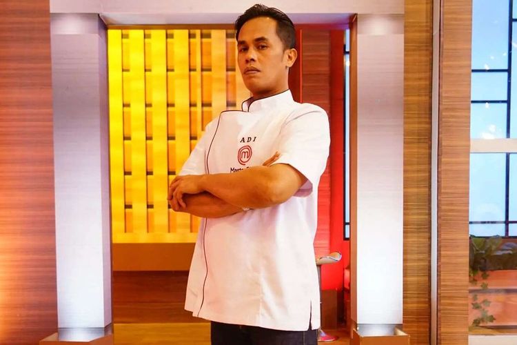 Lord Adi MasterChef Indonesia Season 8 dapat kado uang Rp 50 juta dari orang tak dikenal.