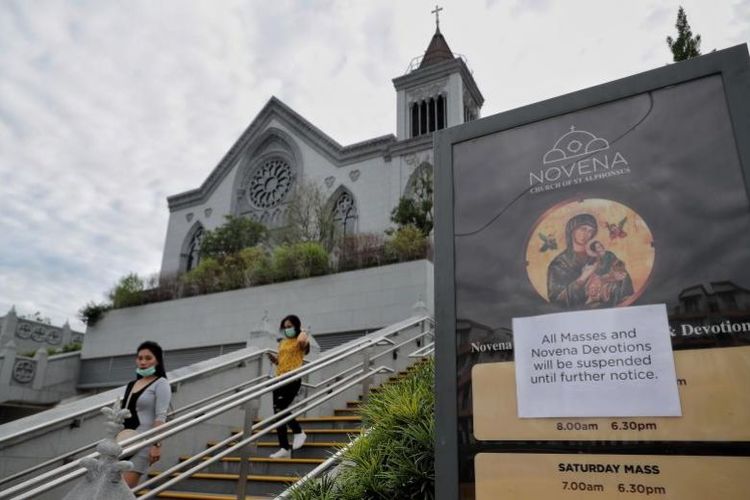 Gereja St Alphonsus di Novena, Singapura terlihat sepi karena ibadah hari ini, Minggu (16/2/2020) ditangguhkan.