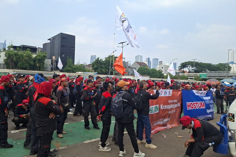 Aturan Baru: Perusahaan yang Langgar Batasan Outsourcing Bakal Disanksi!