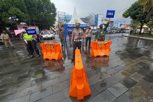 Rencana Stiker Bebas Ganjil Genap untuk Taksi Online Batal Direalisasi