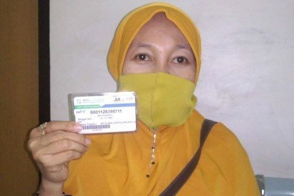 Sri Rahayu (39), salah satu peserta JKN-KIS yang sudah merasakan manfaat aplikasi Mobile JKN.