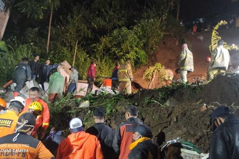 Longsor Timbun 2 Rumah di Lembang, 1 Orang Hilang