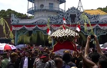Acara Grebeg Maulud Solo pada hari Selasa (14/1/2014). 