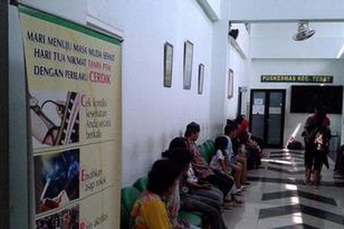 Suasana di Puskesmas Tebet, Jakarta Selatan, Senin (10/6/2013)