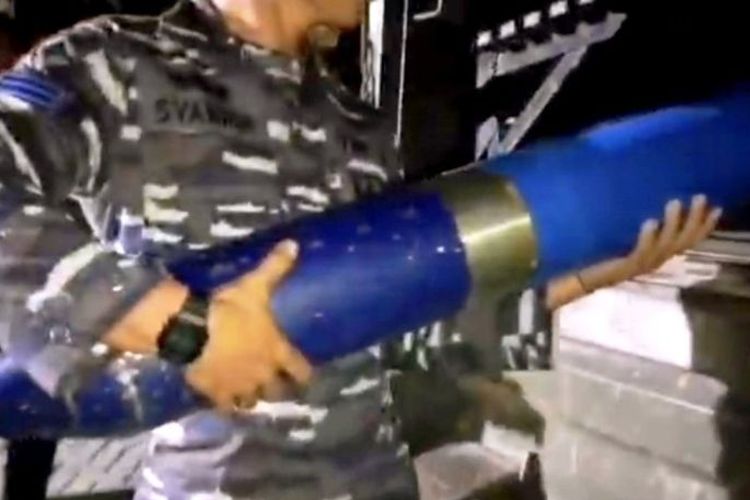 TNI AL Amankan dan Teliti Benda Diduga Rudal Temuan Nelayan Takalar di Perairan Tanakeke