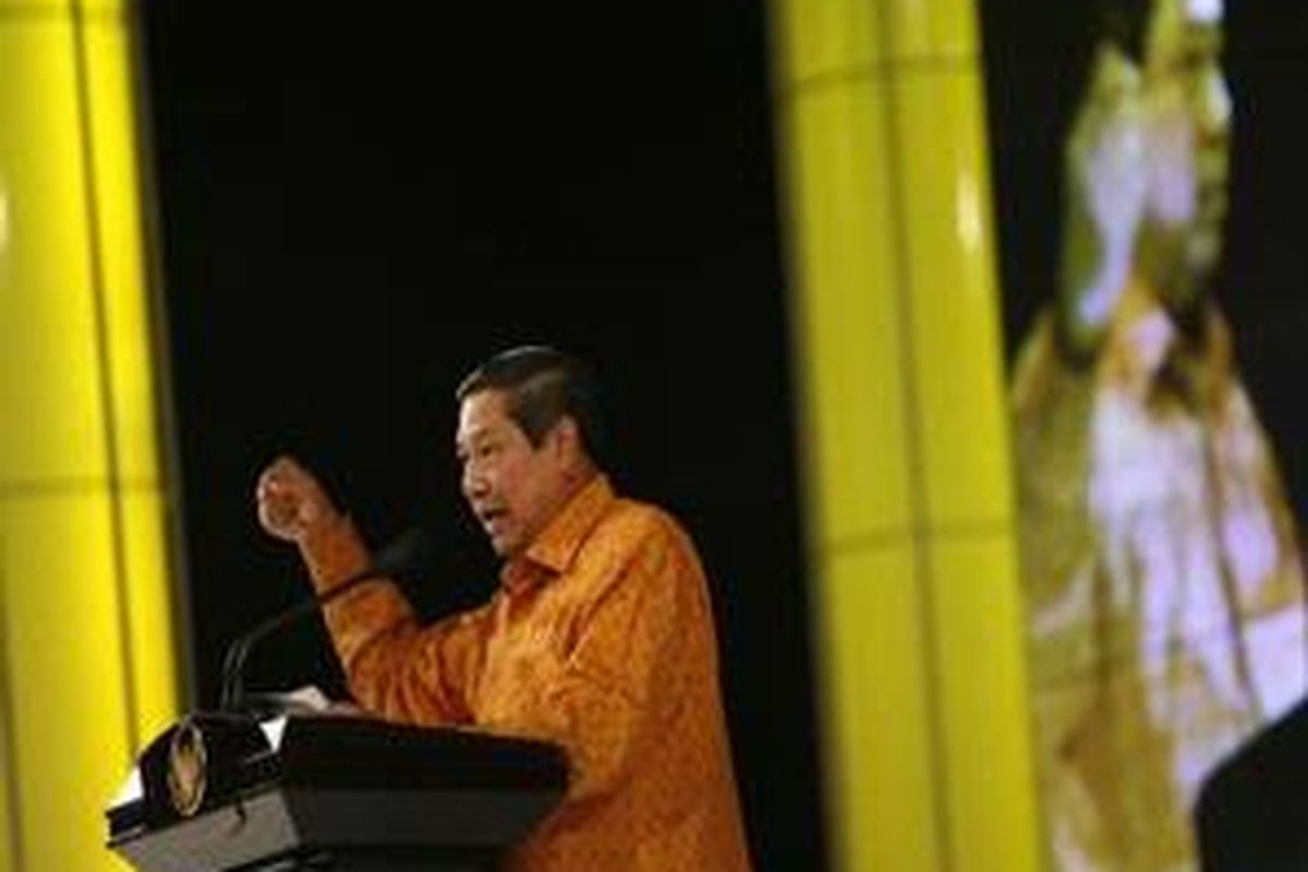 Presiden Susilo Bambang Yudhoyono menyampaikan sambutannya dalam pembukaan Rapat Pimpinan Nasional ke-IV dan HUT ke-44 Partai Golkar di Jakarta Convention Center, Jakarta, Jumat (17/10) malam.
