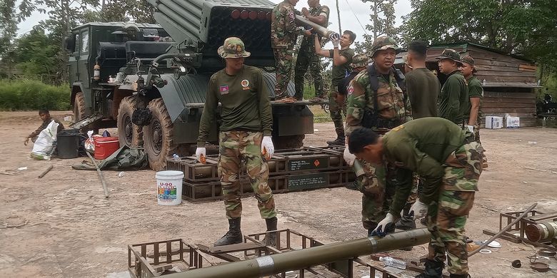 3 PMI Ilegal Terjebak di Kamboja Usai Perang dengan Thailand 4 3 PMI Ilegal Terjebak di Kamboja Usai Perang dengan Thailand