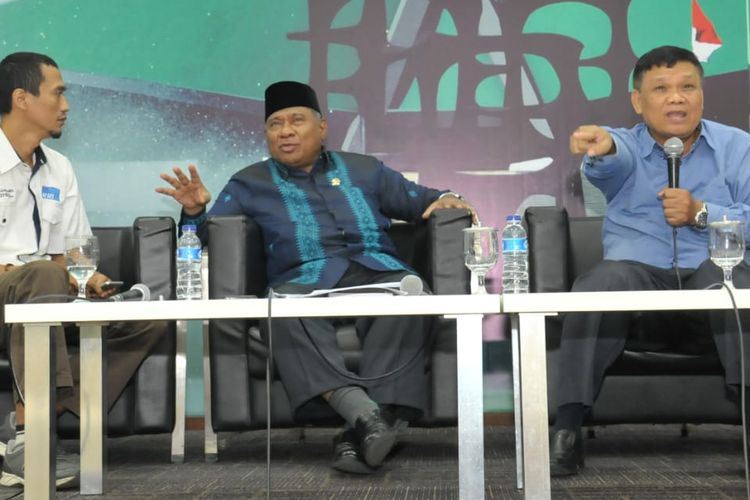 Anggota Fraksi PAN MPR RI, Ali Taher Parasong, dan pakar politik dari Universitas Pelita Harapan, Emrus Sihombing, pada diskusi Empat Pilar MPR di Ruang Media Center MPR/DPR/DPD RI, Senin (29/7/2019). 