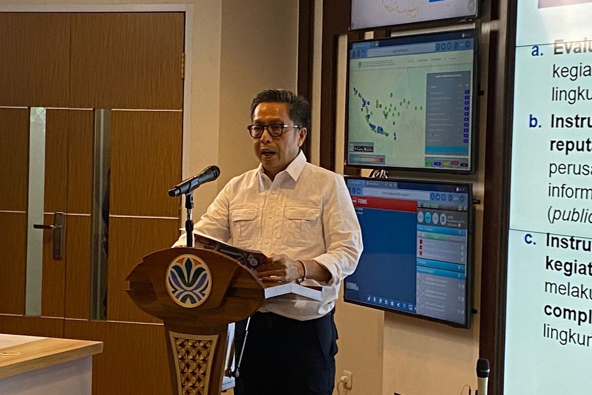 Deputi Bidang Pengendalian Pencemaran dan Perusakan Lingkungan KLH, Rasio Ridho Sani, menjelaskan terkait penilaian PROPER, Senin (7/7/2025).