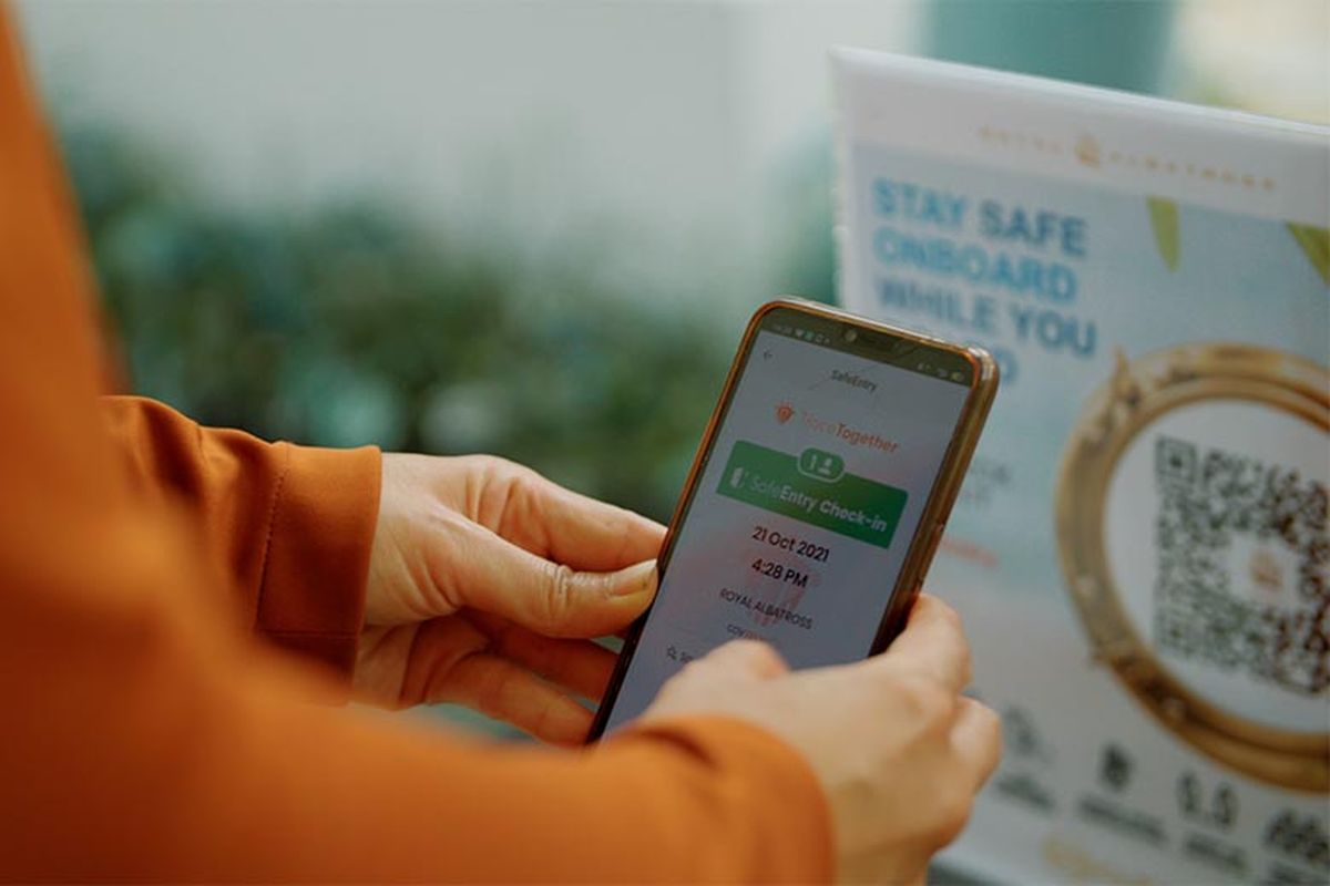 Syarat memasuki tempat umum di Singapura dengan scan QR code Safe Entry.
