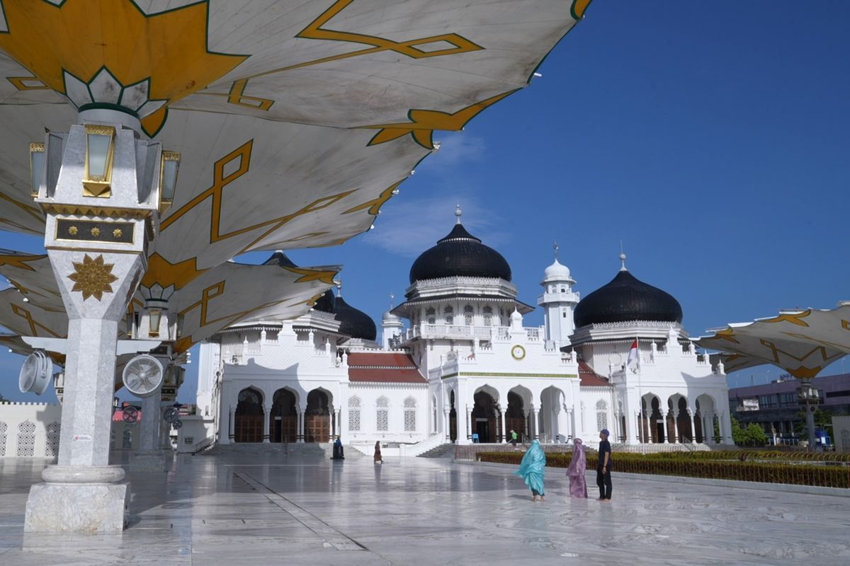 Masjid Raya Baiturrahman, Banda Aceh. Jadwal imsakiyah Ramadhan 2025 Kota Banda Aceh lengkap untuk 1-30 Ramadhan 1446 H. Sesuai hasil sidang Isbat, awal puasa Ramadhan dimulai 1 Maret 2025.