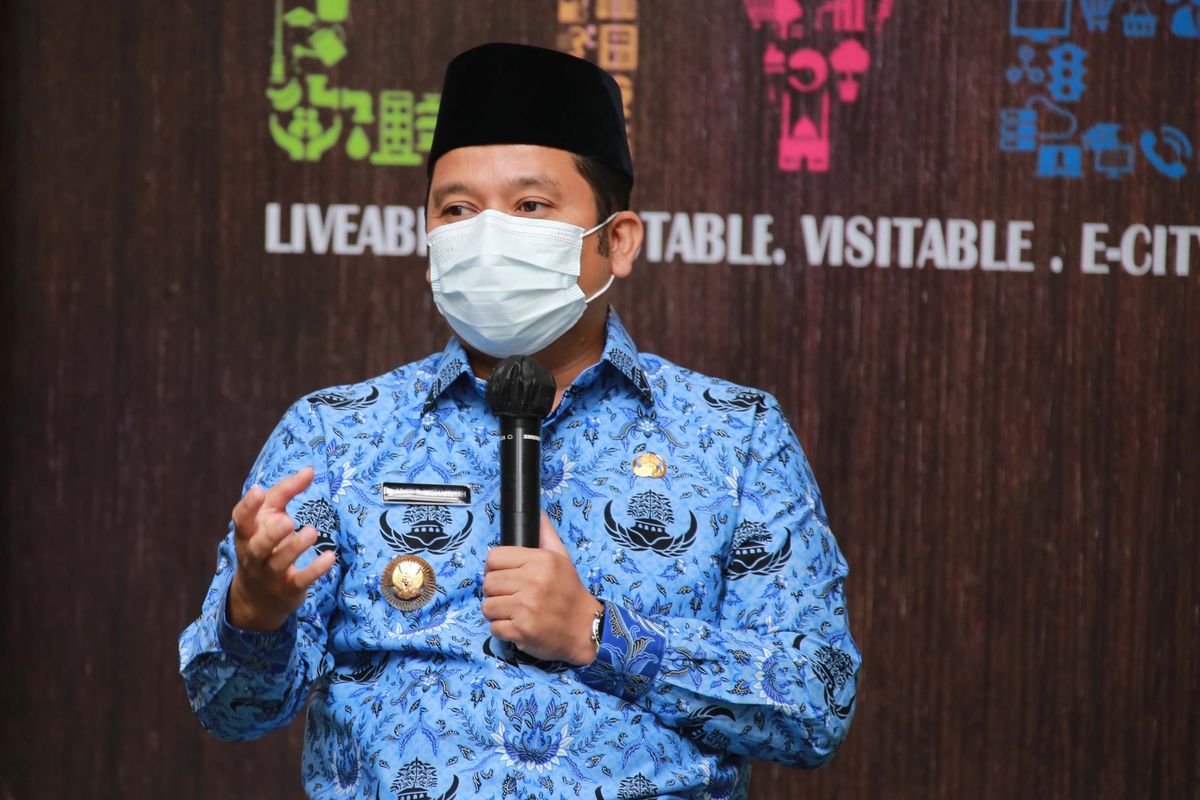 (dok. Pemkot Tangerang) Wali Kota Tangerang Arief R Wismansyah minta warga untuk mengurangi aktivitas di luar rumah jelang Natal dan Tahun Baru.