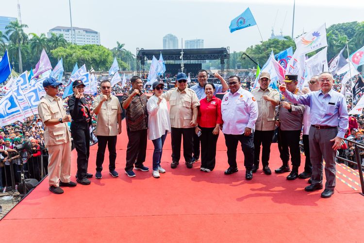 Canda Prabowo Tak Ganti Kapolri dan Panglima TNI