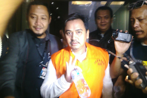 Ditahan KPK, 3 Tersangka Dugaan Suap DPRD Kota Mojokerto Bungkam 